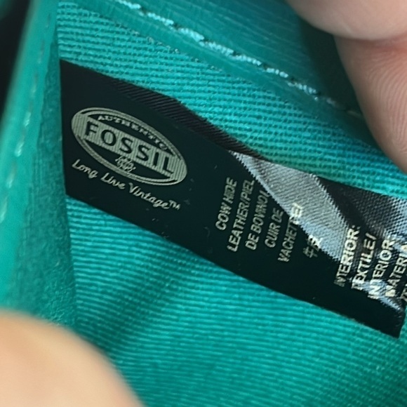 Brand New Fossil Genuine Leather Black Zip Around Wristlet Wallet Teal Interior - Picture 10 of 15